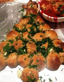 Cheese-Filled Christmas Tree Pull Apart Bread Cheese-Filled Christmas Tree Pull Apart Bread